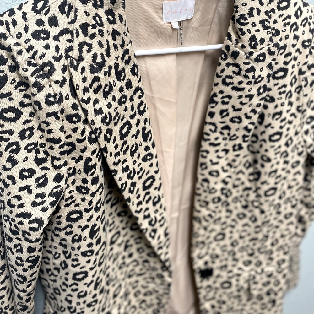 Boutique leopard blazer super cute like brand new